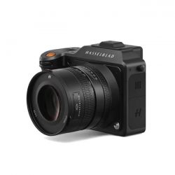 Hasselblad X2D. Keskiformaatin peilitön digikamera.